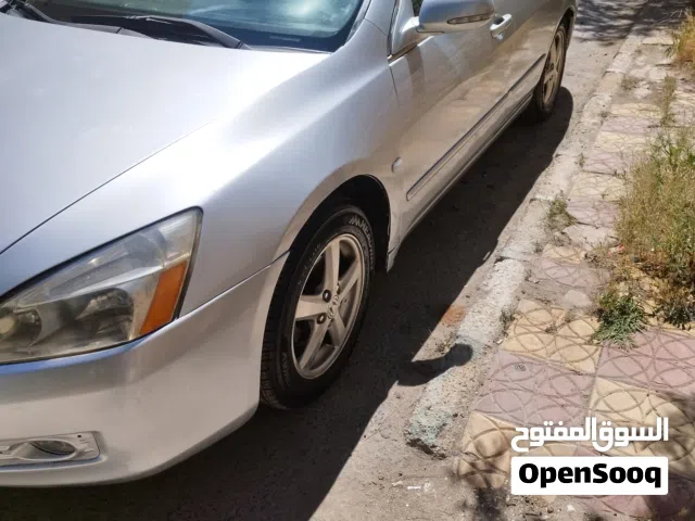 2004 هوندا اكورد Standard