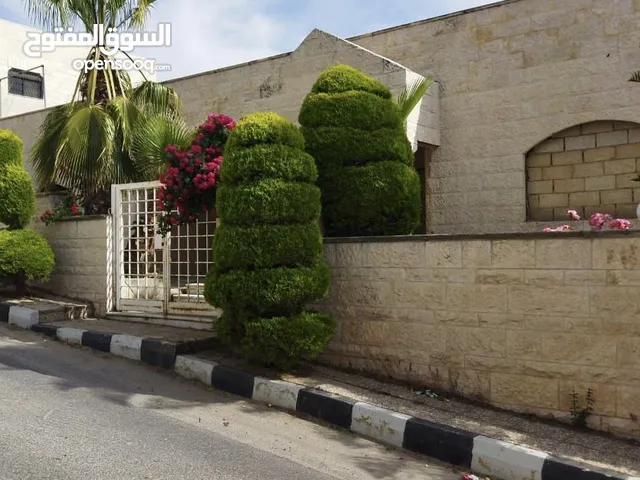 450 m2 5 Bedrooms Villa for Sale in Amman Tla' Ali