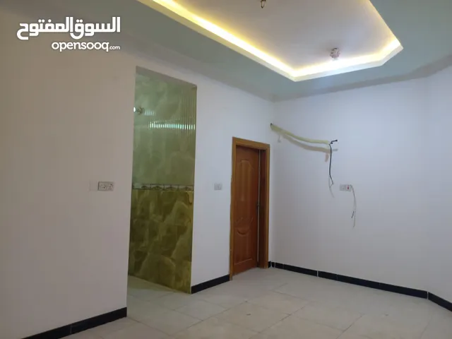 شقة حديثة ديلوكس للإيجار في بريهة موقع سكني مميز تؤجر للعوائل الصغيرة و الموطفين