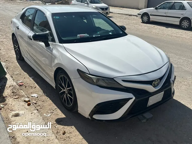 تويتا كامري رقم بغداد SE 2022 ابيض