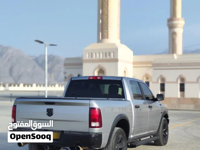 دودج رام 2022 فئه1500 WARLOCK ^CASSIC^REBEL بحالة الوكالة وبإيرباجات الوكالة 4ابواب 4X4 وجاهزة