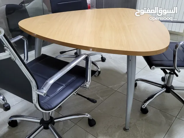 ( للبيع المستعجل) طاولات مكاتب - باقي عدد 2 في حالة ممتازة - وارد أمريكا