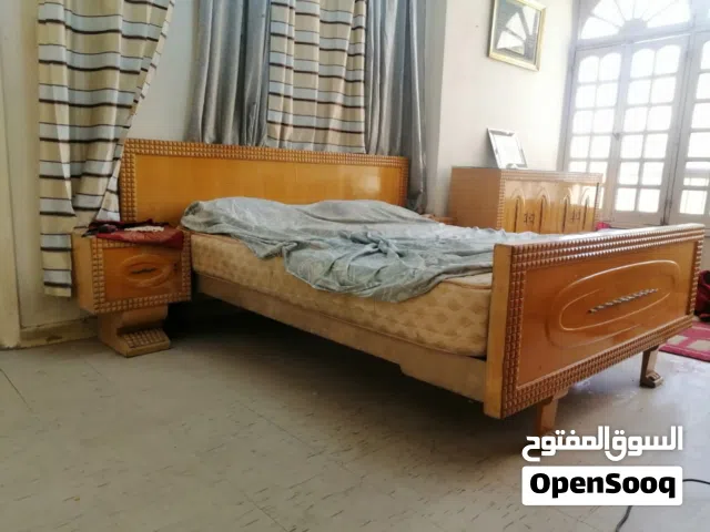 غرفه نوم كلاسيك كامله خشب زان بحاله جيده جدا