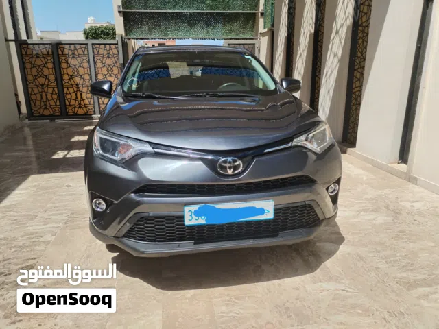 2018 تويوتا راف فور LE