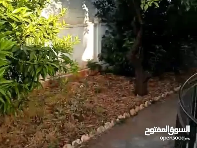 فيلا للبيع بثمن مناسب في Combattants فيها 380m2قريب لأي شيء وشكرا