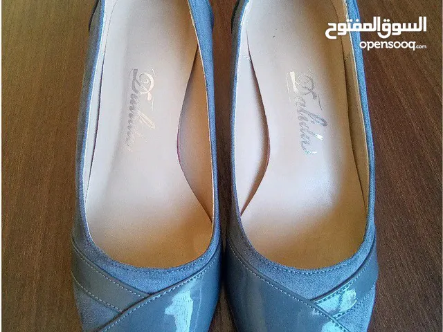 Grey With Heels in Amman