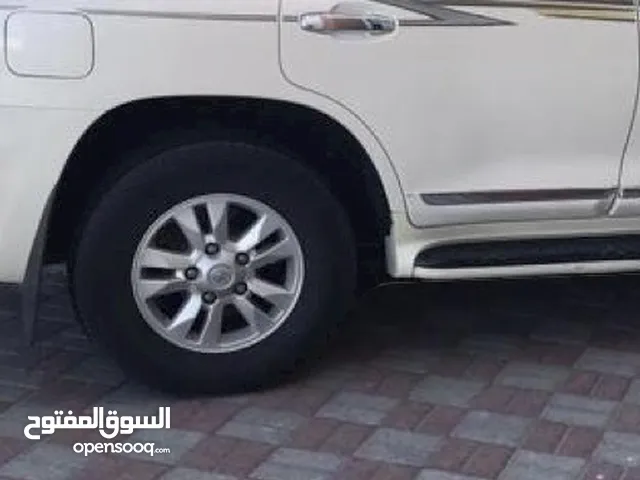 Other 17 Tyre & Rim in Al Sharqiya