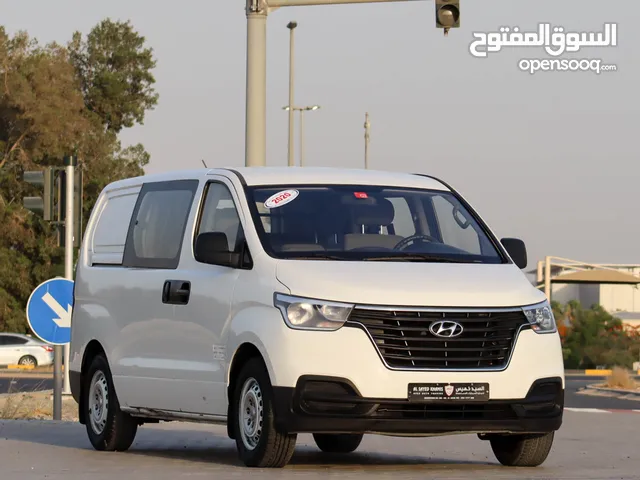 Hyundai H1 2.4L VAN RWD 2020 GCC accident-free, in excellent condition, 820 P.M