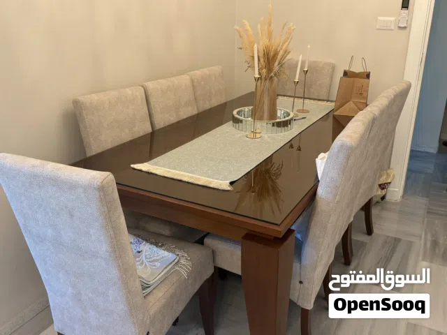 طقم ضيوف 7 مقاعد+ طاولات وسط+ طاولة سفره +ثريات