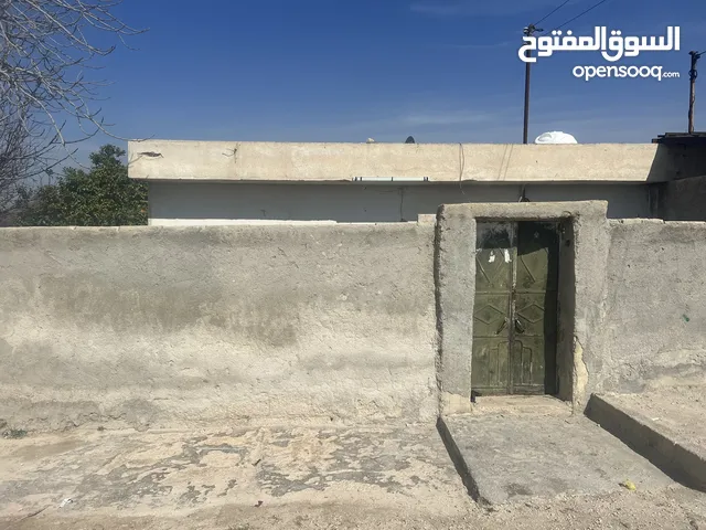 65 m2 3 Bedrooms Townhouse for Sale in Zarqa Qasr al-Hallabat Al-Gharbi