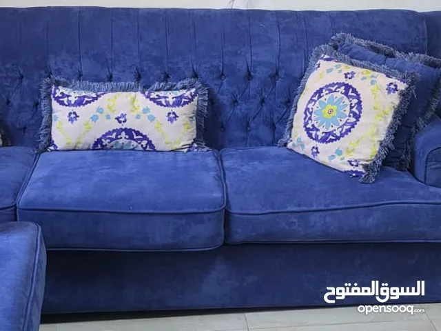 طقم كنب ازرق اللون الخشب ممتاز و الفرش 3 مقاعد كبار و 3 مفرد بسعر