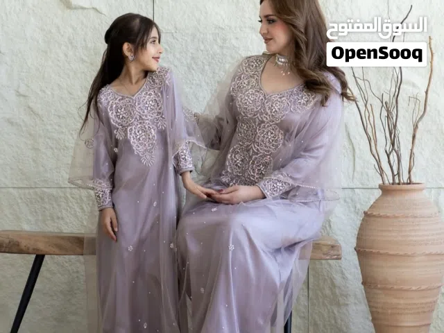 لبس كحلي راقي