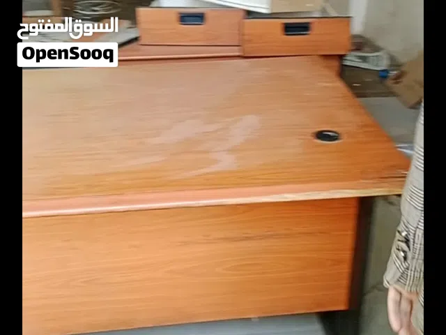اثنين مكاتب نضاف جدا ب30 الف