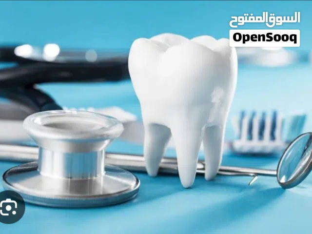 تدريس طلبة طب الاسنان