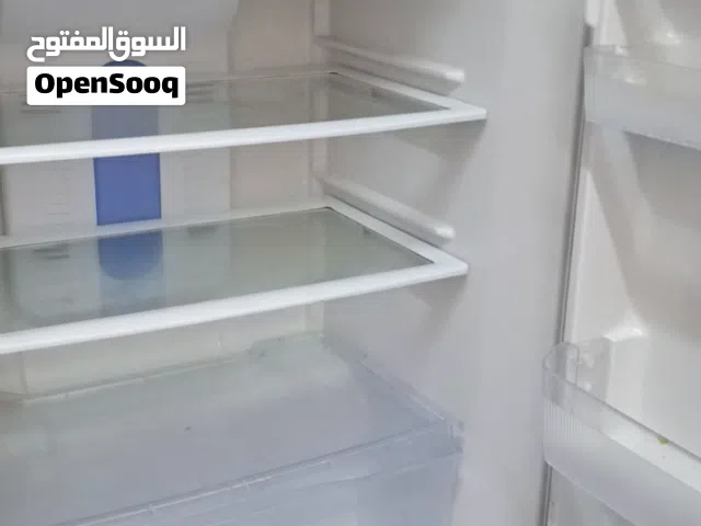 ثلاجة تعمل بشكل ممتاز فريزر و ثلاجة صيانة كاملة من أسبوع ماتور جديد باناسونيك شبكة جديدة غاز جديد