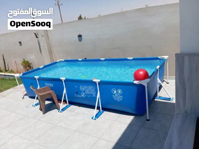 حوض سباحة اللبيع