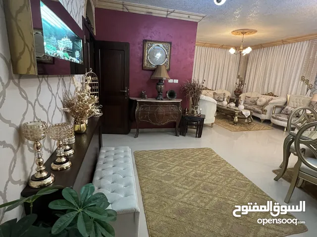 207 m2 3 Bedrooms Apartments for Sale in Amman Daheit Al Rasheed