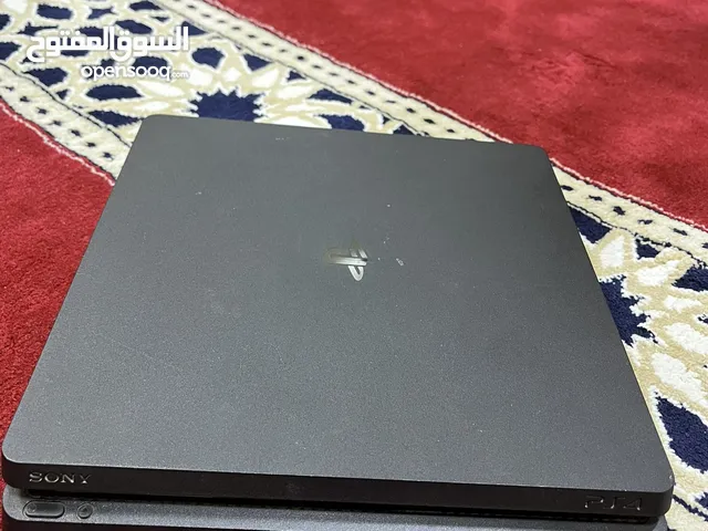 ps4 for sale 60bd with controller and the wires and hdmi بلستيشن4 للبيع 60دينار مع القير و الوايرات