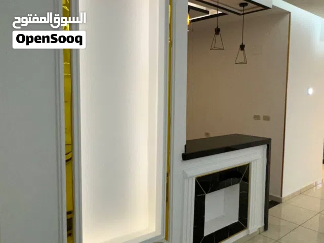 مبنى تجاري للإيجار في طريق الشط