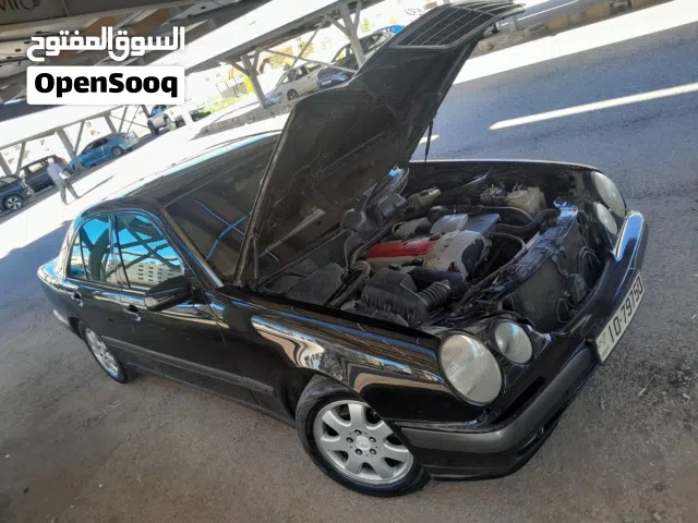 2001 مرسيدس بنز الفئة-E E 200
