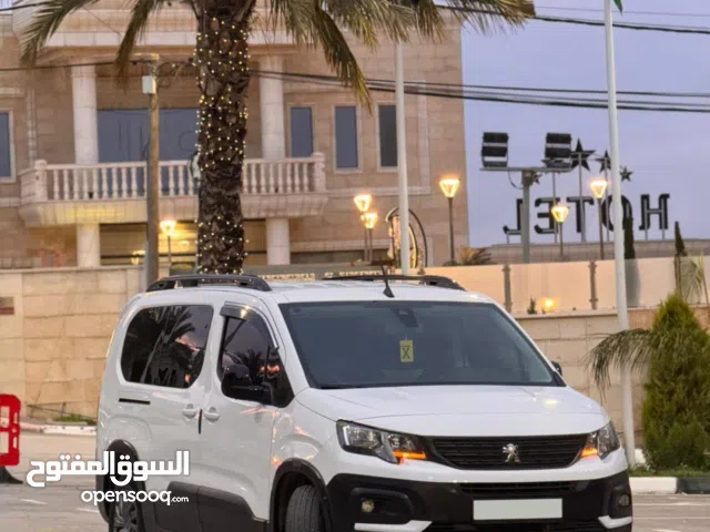 بيجو ريفتر 2023