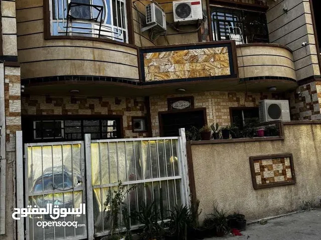 128 m2 4 Bedrooms Townhouse for Sale in Baghdad University