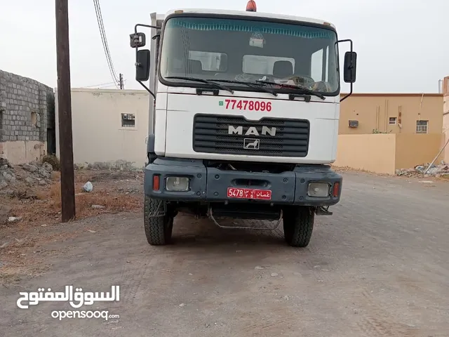 Man tipper