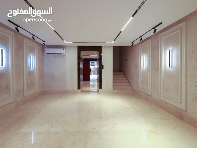 شقق وملاحق روف للبيع في جدة حي الروضة افراغ فوري