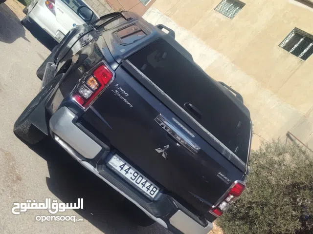 غرفة صندوق خلفي  فيبر بحال الوكاله ميتسوبيشي سبيرتيروو 2023