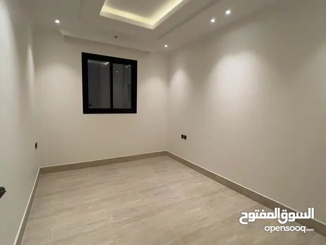 شقة للايجار الرياض حي الملقا مكونة من عرفتين ودورتين مياه ومطبخ وصالة وغرفة خادمة