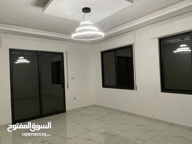 شقة للبيع من المالك مباشرة/ منطقة ام زويتينة