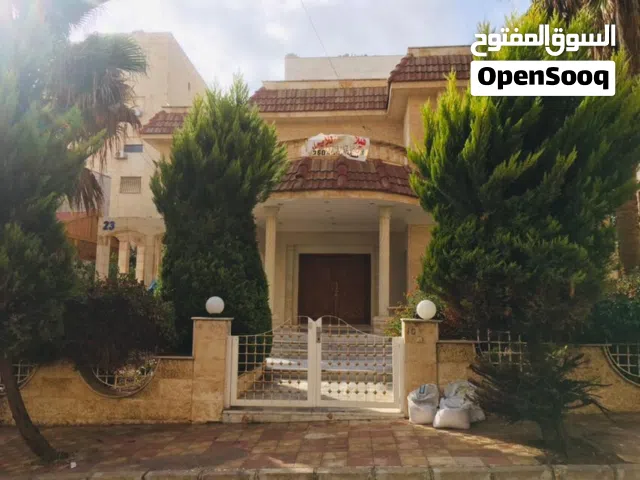 725 m2 5 Bedrooms Villa for Sale in Amman Daheit Al Rasheed