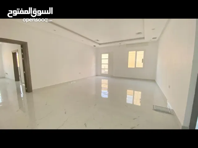 650 m2 More than 6 bedrooms Villa for Rent in Al Ahmadi Wafra residential