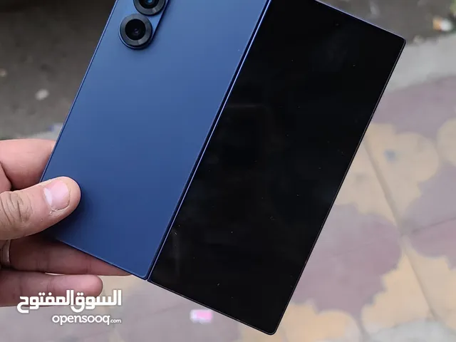 احدث جوال من شركة سامسونج جلاكسي Z فولد 6 GB 512 مفتوح رسمي جديد بدون كرتون