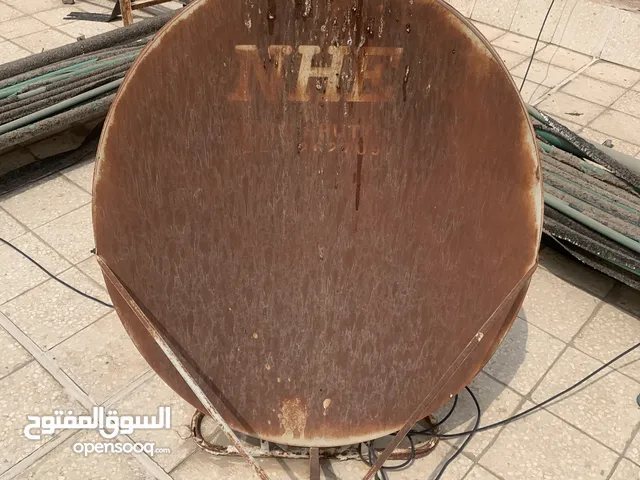 صحن رسفير شغالين ثنينهم الاول معاه جميع مستلزمات و الثاني بس هو شغال
