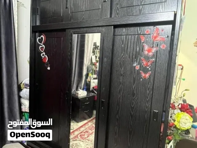 Bahraini bedroom set with 2 single beds