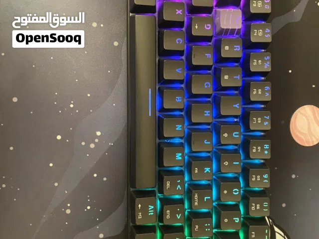 كيبورد ck62 قيمنق لون الأزرار تحتها ازرق