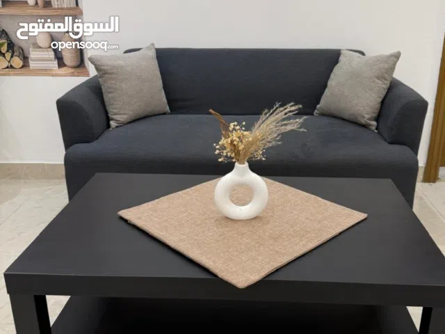 كنب واحد وطاوله من ايكيا استخدام شهر