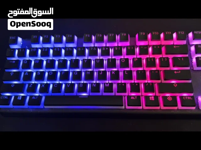 SteelSeries Apex Pro للبيع – نظيف ومعاه كابس SteelSeries