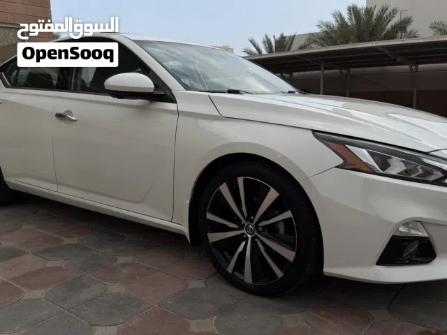 نيسان ألتيما فئة ال Platinum موديل 2020 فل مواصفات نظيفة جداً