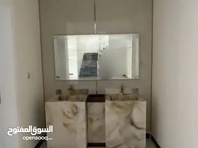 مغاسل جديده لم يتم استخدامها ابدا معا المرايات من غير البزبوز سعر الاربعه بمرايتها
