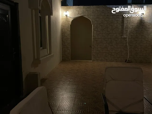 130 m2 3 Bedrooms Apartments for Rent in Al Sharqiya Sur