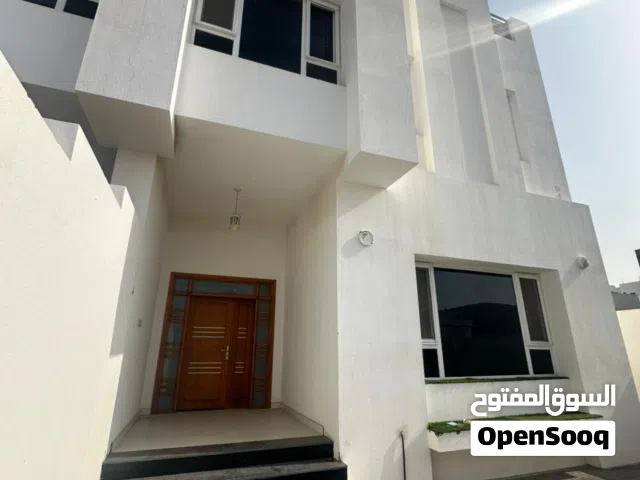 420 m2 5 Bedrooms Villa for Rent in Muscat Al Khoud
