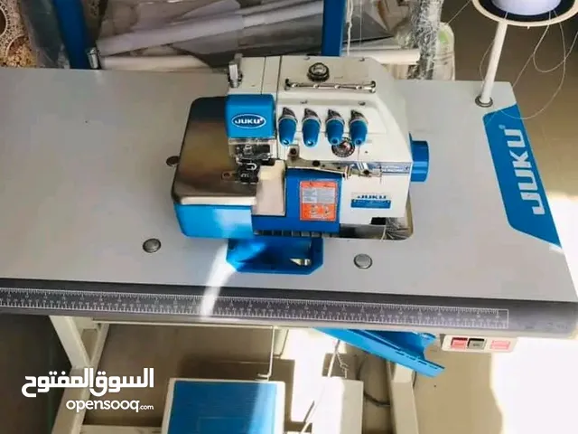 مكينة حباكة ( سرفله )ماركة juku مستعمله لها شهرين تم شرائها قبل شهرين البيع للحاجه