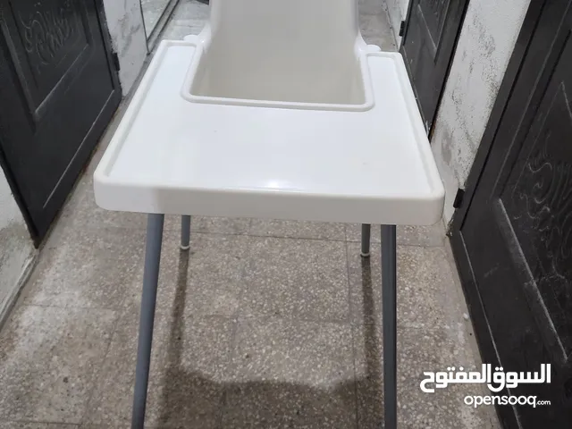 كرسي طعام أطفال من ايكيا. السعر 35. الموقع خلدا