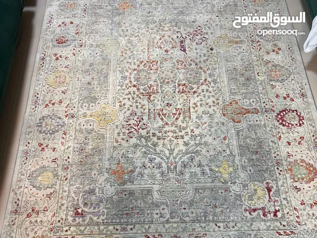 سجادة أنيقة مستوحاة من الطراز القديم لإضفاء لمسة خالدة Elegant Vintage-Inspired Area Rug for a Timel