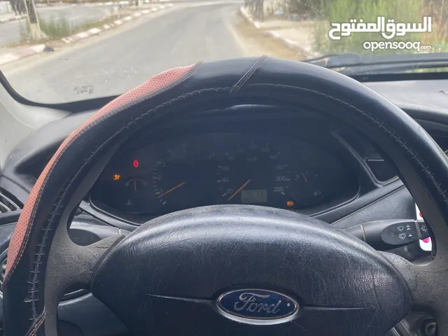 فورد فوكس للبيع مديل 2000 اتماتك 1600 اقتصادي ترخيص تامين ساري