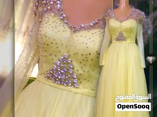 فرصة مابتتفوت بيع فساتين سهره بسعر الإيجار كامل الكمية