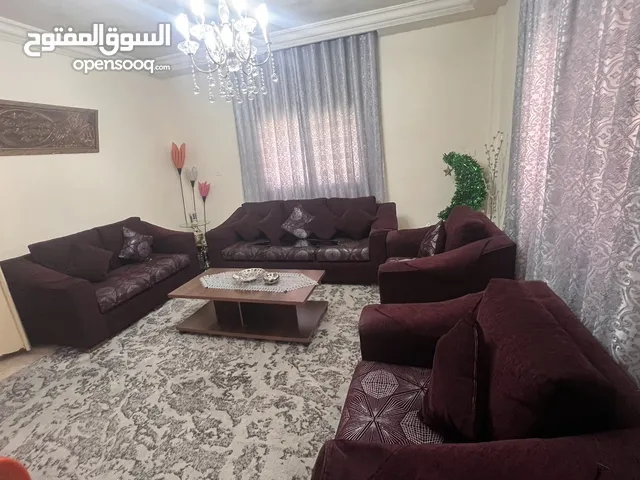 اثاث غرفة ضيوف مستعمل للبيع في حالة جيدة وسعر مغري للأستفسار بخصوص الغرفة يرجى التواصل مباشرة