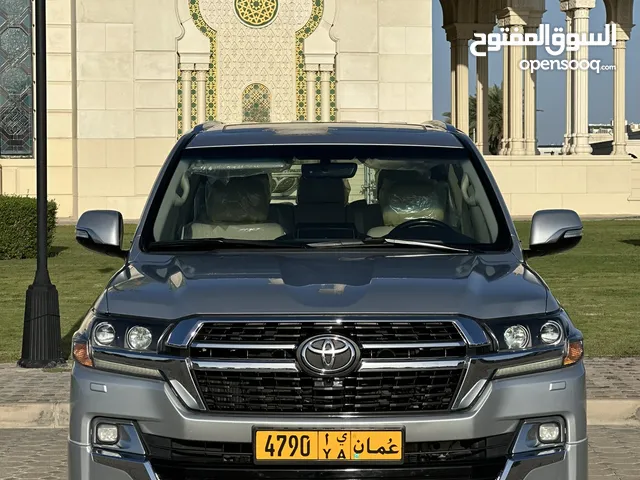 Used Toyota Land Cruiser in Muscat